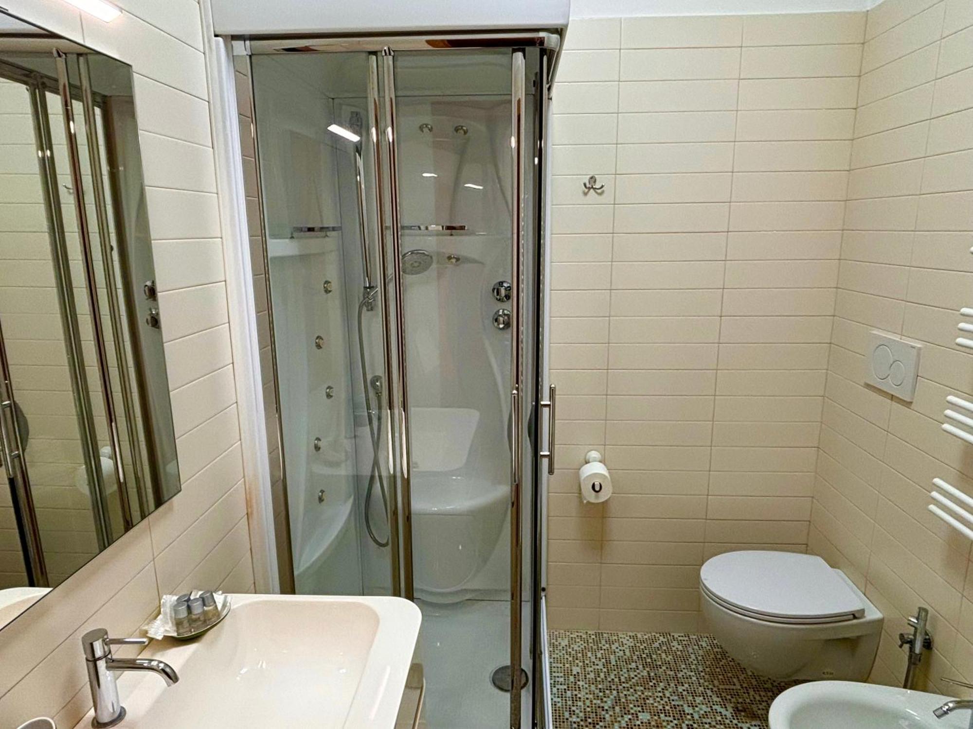 Dadu 14 Hotel Bari Eksteriør billede
